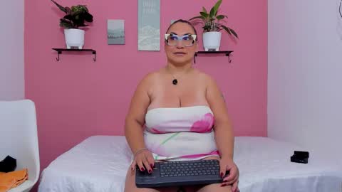 Snapshot of evapalmer_1 chatting on 09-24-25, 08:39 evapalmer_1 online show from 09-24-25, 08:39