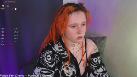 Snapshot of evaredmooon chatting on 09-25-25, 10:52 Moon online show from 09-25-25, 10:52