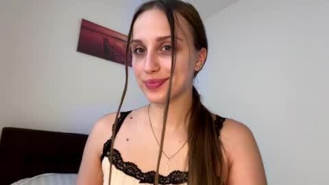 Snapshot of evarenard_ chatting on 06-07-26, 05:06 evarenard_ online show from 06-07-26, 05:06
