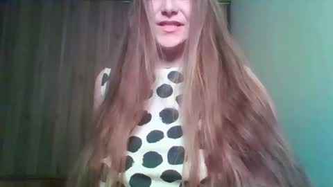 evasapples2026 online show from 04-26-26, 08:17