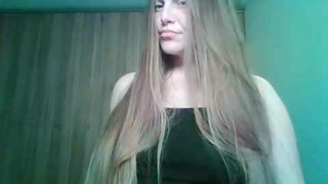 evasapples2026 online show from 04-29-26, 11:22