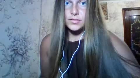 evasapples2026 online show from 07-18-26, 05:28