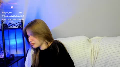 Snapshot of evastevs chatting on 01-06-25, 04:15 Eva online show from 01-06-25, 04:15