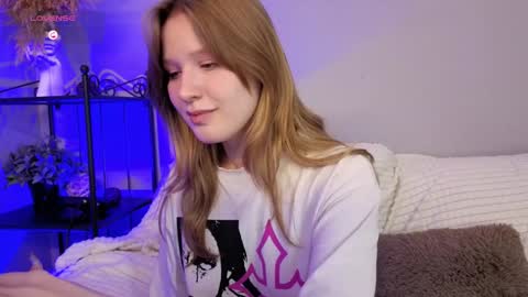 Snapshot of evastevs chatting on 01-10-25, 07:11 Eva online show from 01-10-25, 07:11