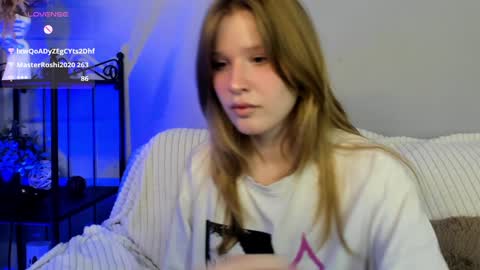 Snapshot of evastevs chatting on 01-11-25, 07:49 Eva online show from 01-11-25, 07:49