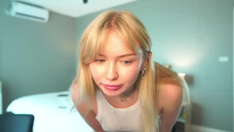 Eva online show from 04-20-26, 10:07