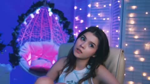 Snapshot of evathopson chatting on 12-14-24, 05:14 Eva  next stream -  - 1600 UTC2000  online show from 12-14-24, 05:14