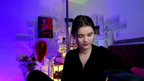 Snapshot of evathopson chatting on 02-13-25, 03:24 Eva  next stream -  - 1600 UTC2000  online show from 02-13-25, 03:24