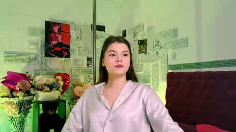 Snapshot of evathopson chatting on 03-08-25, 11:27 Eva  next stream -  - 1600 UTC2000  online show from 03-08-25, 11:27