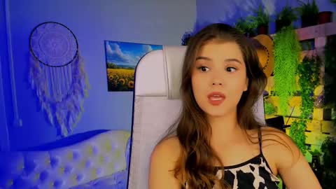 Snapshot of evathopson chatting on 10-15-25, 08:58 Eva  next stream -  - 1600 UTC2000  online show from 10-15-25, 08:58