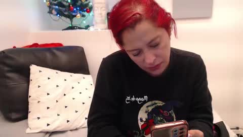 Eva Twiss online show from 12-22-25, 01:41