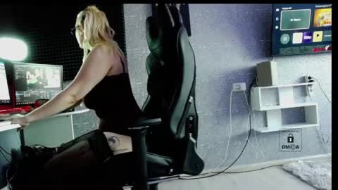 evavibe online show from 04-24-26, 07:11