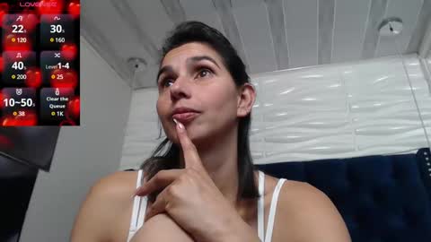 Snapshot of evawilliams_ chatting on 01-27-25, 09:22 Eva online show from 01-27-25, 09:22