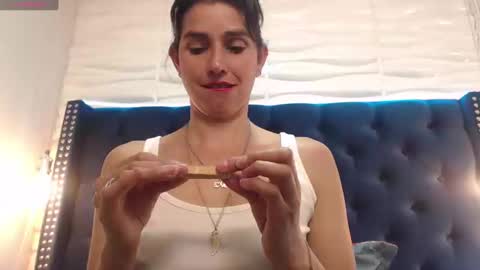 Snapshot of evawilliams_ chatting on 01-31-25, 01:43 Eva online show from 01-31-25, 01:43
