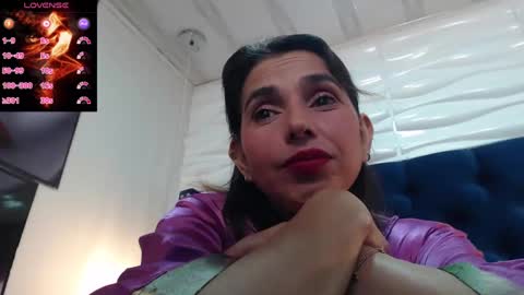 Snapshot of evawilliams_ chatting on 02-11-25, 05:47 Eva online show from 02-11-25, 05:47
