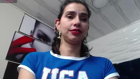 Snapshot of evawilliams_ chatting on 02-28-25, 09:23 Eva online show from 02-28-25, 09:23