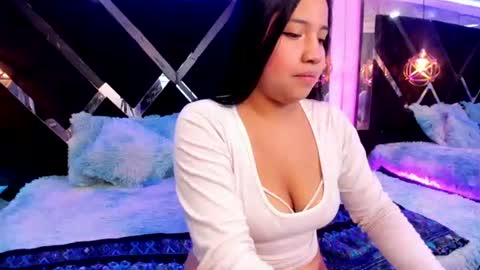 Snapshot of evawilliams_ chatting on 06-10-26, 12:37 Eva online show from 06-10-26, 12:37