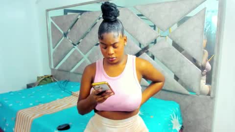 Eva And Emmanuel online show from 11-01-25, 01:02