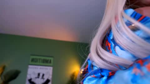 Eva online show from 04-25-26, 01:41