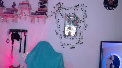 Eve Blue  friends. IG eve blue77 TW EveBlue 1 OF eveblue7 online show from 10-07-25, 12:30