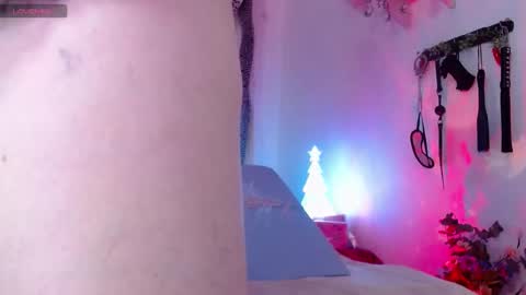 Eve Blue  friends. IG eve blue77 TW EveBlue 1 OF eveblue7 online show from 12-23-25, 02:31