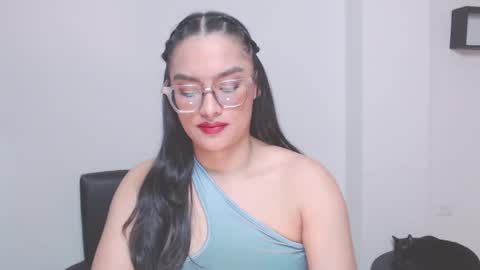 Snapshot of eve_rox18 chatting on 05-17-26, 09:44 Eve Rox18 online show from 05-17-26, 09:44