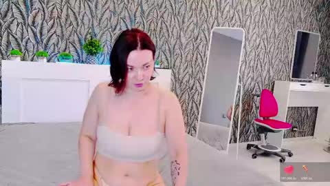 Snapshot of evelibston chatting on 06-05-26, 02:51 EveLibston online show from 06-05-26, 02:51