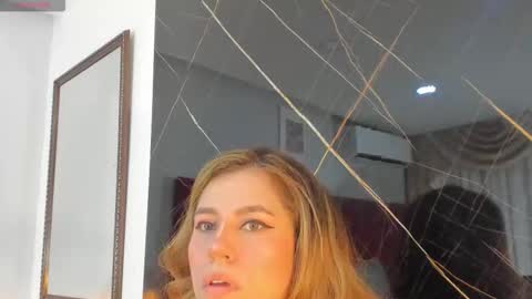 EVELIN online show from 12-17-25, 12:22