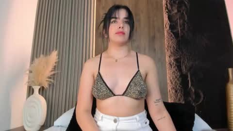 E V E L I N online show from 02-15-26, 11:41