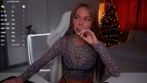 Evelina online show from 12-17-25, 10:32