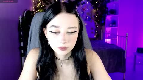 Snapshot of evelinadark chatting on 02-27-26, 10:26 Evelina online show from 02-27-26, 10:26