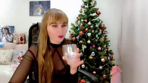 Snapshot of evelove33 chatting on 02-01-25, 11:06 evelove online show from 02-01-25, 11:06