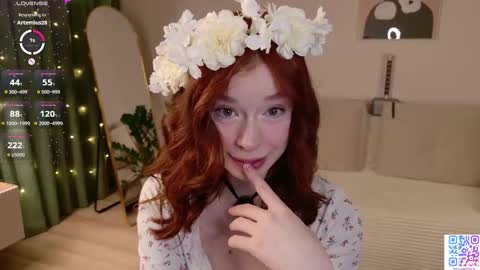 Snapshot of evelune chatting on 12-15-25, 07:18 Eva online show from 12-15-25, 07:18