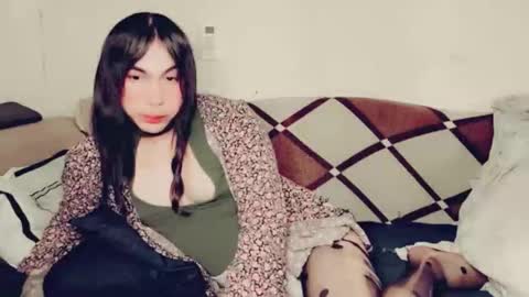Snapshot of evelyn420521 chatting on 06-03-26, 03:17 evelyn420521 online show from 06-03-26, 03:17