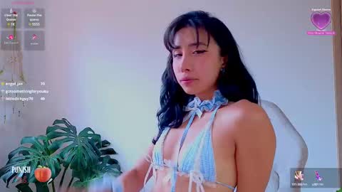 Snapshot of evelyn_chelle chatting on 02-19-25, 07:05 Im Eve or Chelle Next Stream 191224 online show from 02-19-25, 07:05