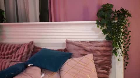 Evelyn online show from 02-10-25, 01:14