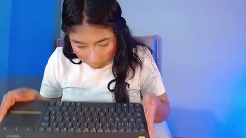 Snapshot of evelyn_flores1 chatting on 07-14-26, 03:22 online show from 07-14-26, 03:22