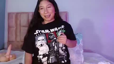 Snapshot of evelyn_flores1 chatting on 08-02-26, 03:27 online show from 08-02-26, 03:27