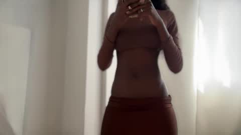 E V E L Y N  online show from 02-16-26, 09:44