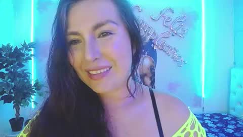 Juliana online show from 02-24-25, 07:19