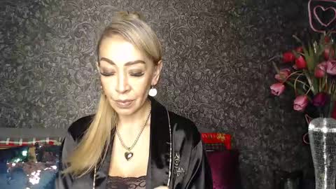 Snapshot of evelynagrey chatting on 01-04-25, 04:23 EvelynaGrey online show from 01-04-25, 04:23