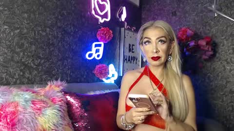 Snapshot of evelynagrey chatting on 01-26-25, 05:23 EvelynaGrey online show from 01-26-25, 05:23