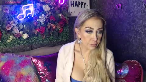 Snapshot of evelynagrey chatting on 01-31-25, 08:01 EvelynaGrey online show from 01-31-25, 08:01