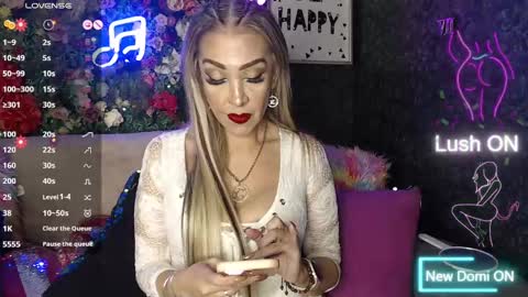 Snapshot of evelynagrey chatting on 02-05-25, 06:02 EvelynaGrey online show from 02-05-25, 06:02