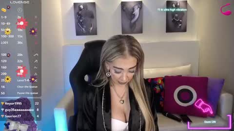 Snapshot of evelynagrey chatting on 02-28-25, 03:37 EvelynaGrey online show from 02-28-25, 03:37