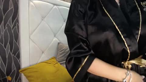 Snapshot of evelynagrey chatting on 03-10-25, 01:54 EvelynaGrey online show from 03-10-25, 01:54