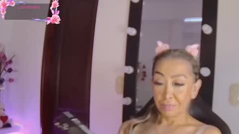 Snapshot of evelynagrey chatting on 09-09-25, 04:06 EvelynaGrey online show from 09-09-25, 04:06