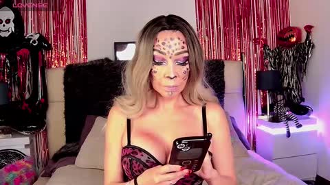 Snapshot of evelynagrey chatting on 10-23-25, 07:07 EvelynaGrey online show from 10-23-25, 07:07