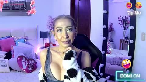 Snapshot of evelynagrey chatting on 11-20-25, 12:16 EvelynaGrey online show from 11-20-25, 12:16