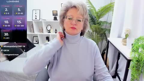 Evelyn online show from 11-26-25, 05:19